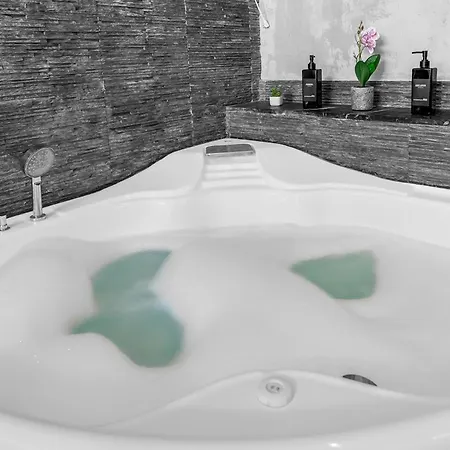 Luxury House Jacuzzi - Daire
